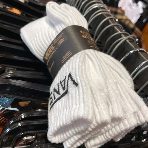 Vans Socks 3 pairs set CREW VANS.
"OFF THE WALL" White/White
NWT - Picture 14 of 16